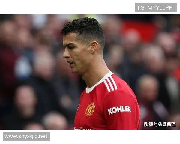 当璀璨的绿茵巨星逐渐暗淡足球星坠落背后的沉浮与无奈 当璀璨的绿茵巨星逐渐暗淡足球星坠落背后的沉浮与无奈